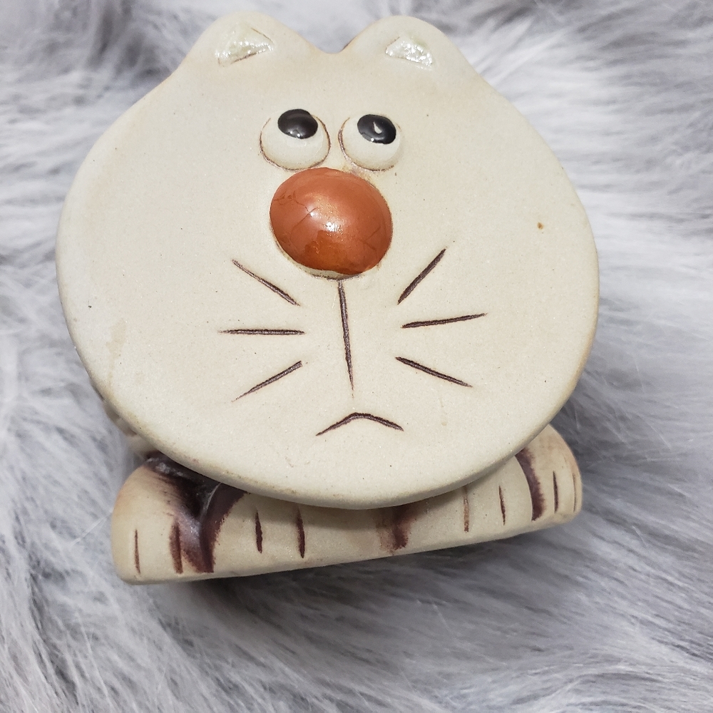 Clay pottery cat plant container / planter - Picture 3 of 11